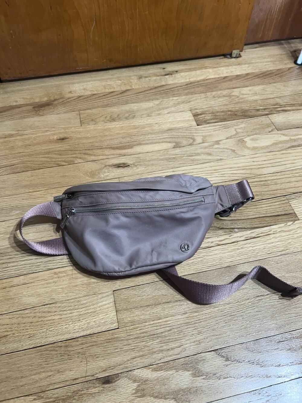 Lululemon Everywhere Belt Bag Metal, Extra Large